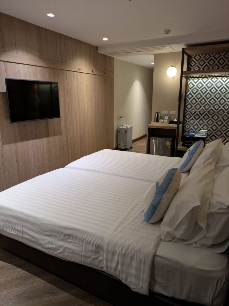 ザコットンサラデーンホテル/The Cotton Saladaeng Hotel/タイ/バンコク/1人旅/一人旅/女/男/予算/シーロム/ルンピニ駅