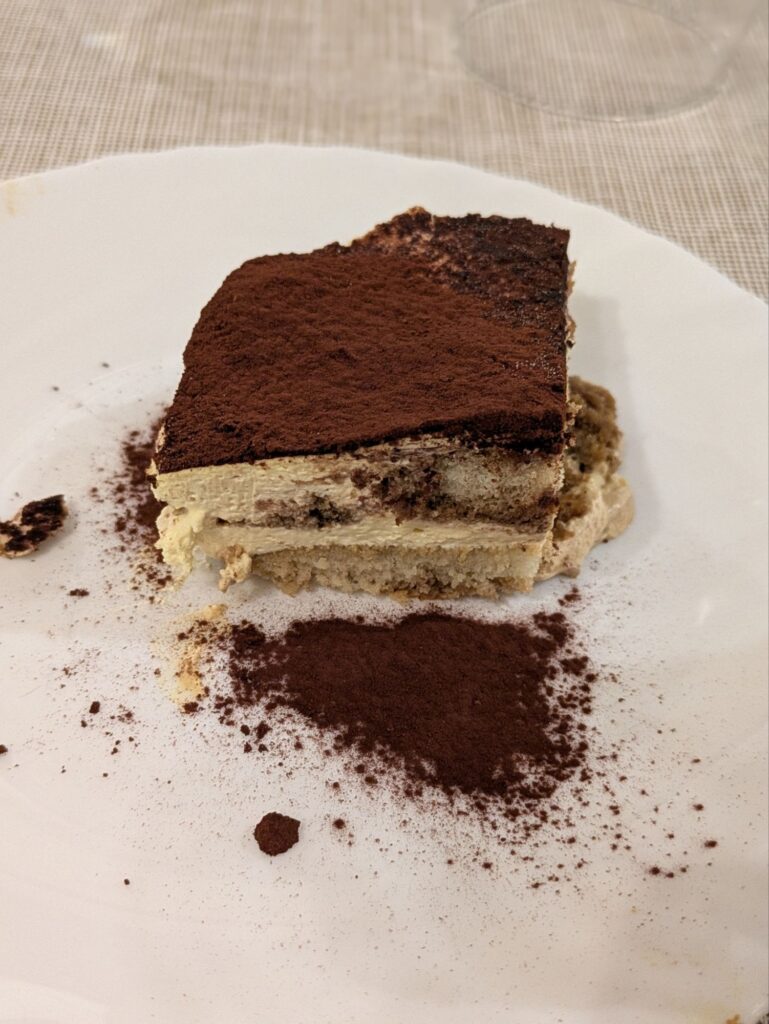 イタリア女一人旅/HISツアー/ローマ市内観光/ティラミス