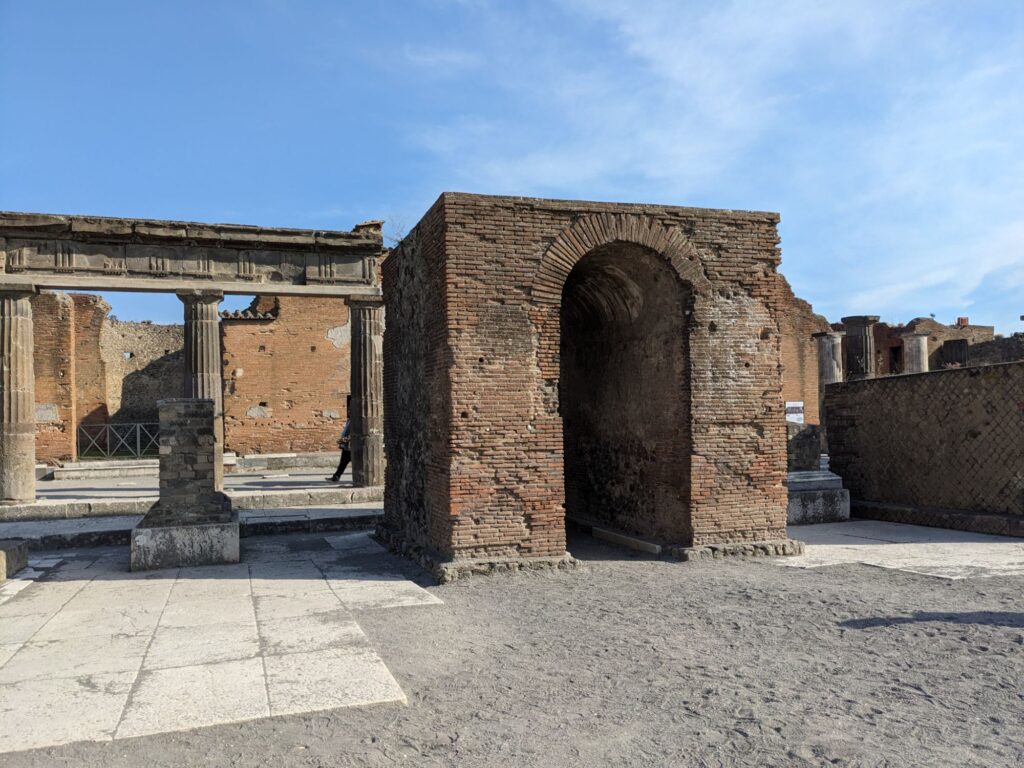 南イタリア/ナポリ/ポンペイ遺跡/HISツアー/イタリア一人旅/女1人旅