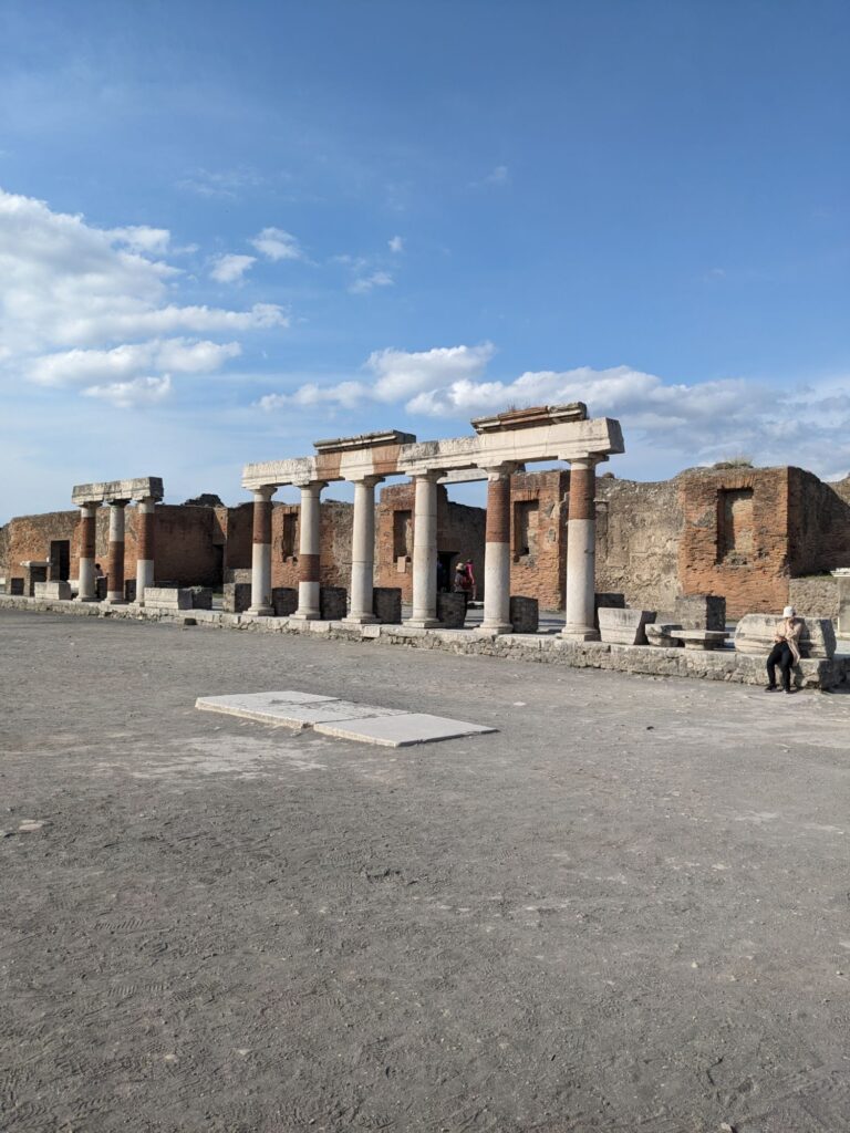 南イタリア/ナポリ/ポンペイ遺跡/HISツアー/イタリア一人旅/女1人旅