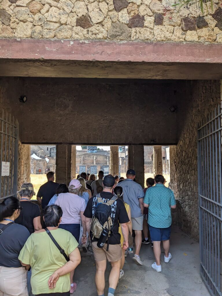 南イタリア/ナポリ/ポンペイ遺跡/HISツアー/イタリア一人旅/女1人旅