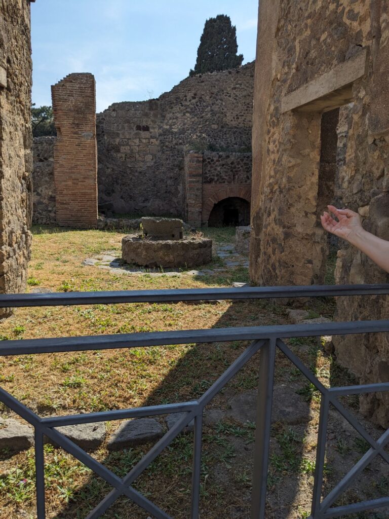 南イタリア/ナポリ/ポンペイ遺跡/HISツアー/イタリア一人旅/女1人旅
