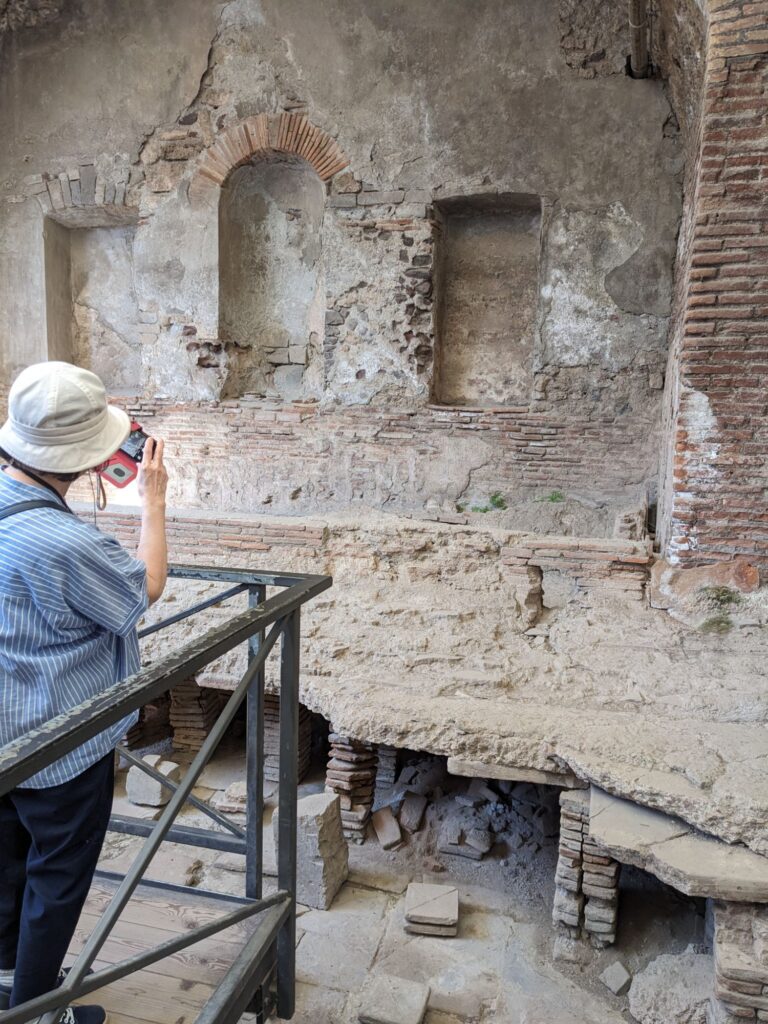 南イタリア/ナポリ/ポンペイ遺跡/スタビアーネ浴場/HISツアー/イタリア一人旅/女1人旅