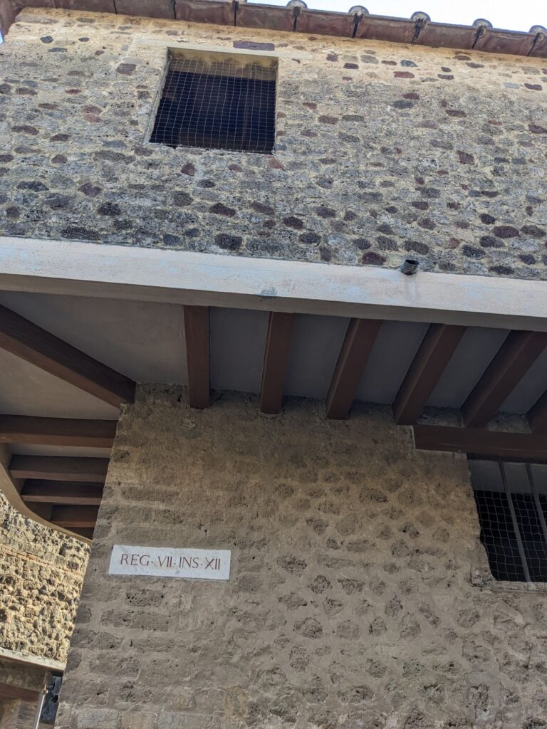 南イタリア/ナポリ/ポンペイ遺跡/HISツアー/ルパナーレ/遊郭/イタリア一人旅/女1人旅