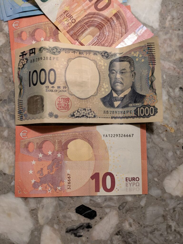 イタリア1人旅/女一人旅/南イタリア/ナポリ/ユーロ紙幣/HISツアー/