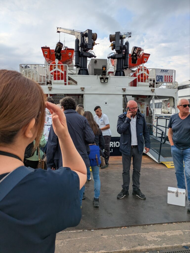 イタリア1人旅/女一人旅/南イタリア/ナポリ/カプリ島/青の洞窟へ/HISツアー/