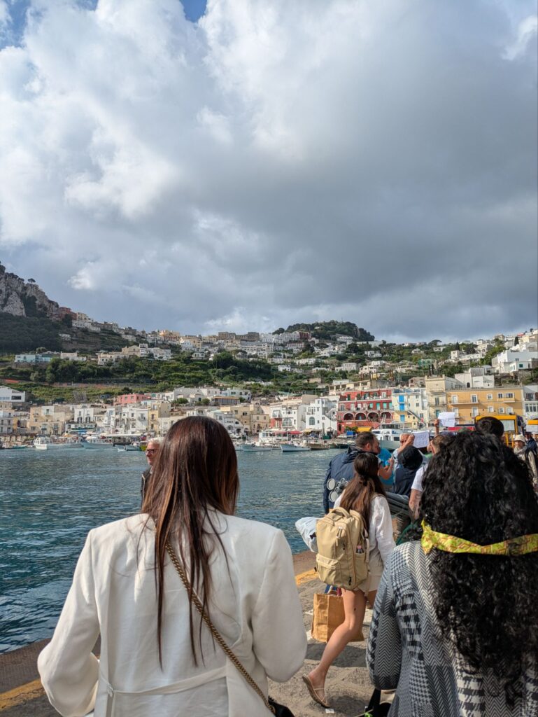 イタリア1人旅/女一人旅/南イタリア/ナポリ/カプリ島/青の洞窟へ/HISツアー/