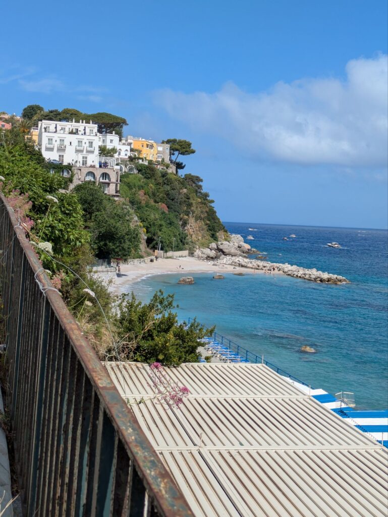 イタリア1人旅/女一人旅/南イタリア/ナポリ/カプリ島/青の洞窟へ/HISツアー/