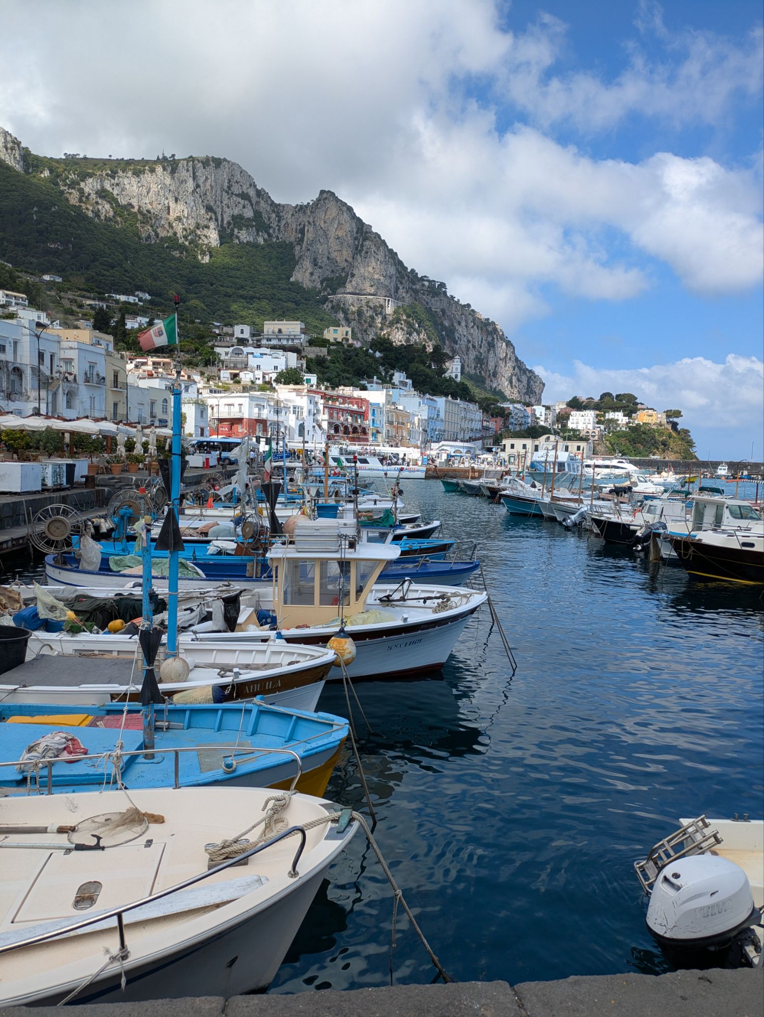 イタリア1人旅/女一人旅/南イタリア/ナポリ/カプリ島/青の洞窟へ/HISツアー/