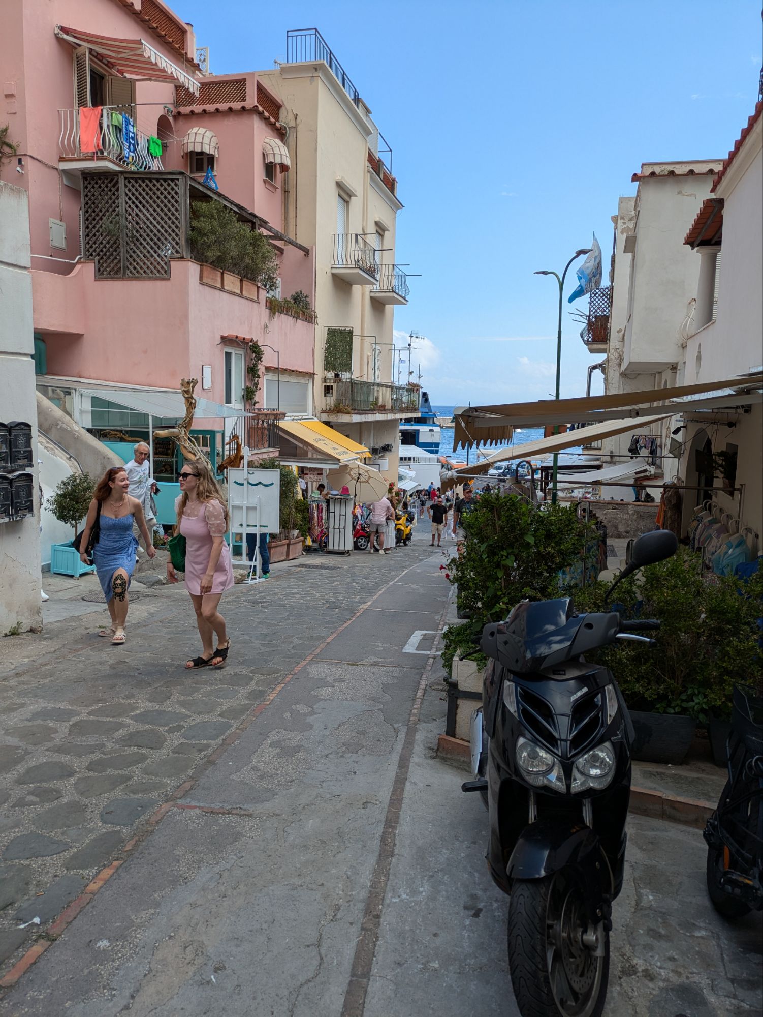 イタリア1人旅/女一人旅/南イタリア/ナポリ/カプリ島/青の洞窟へ/HISツアー/