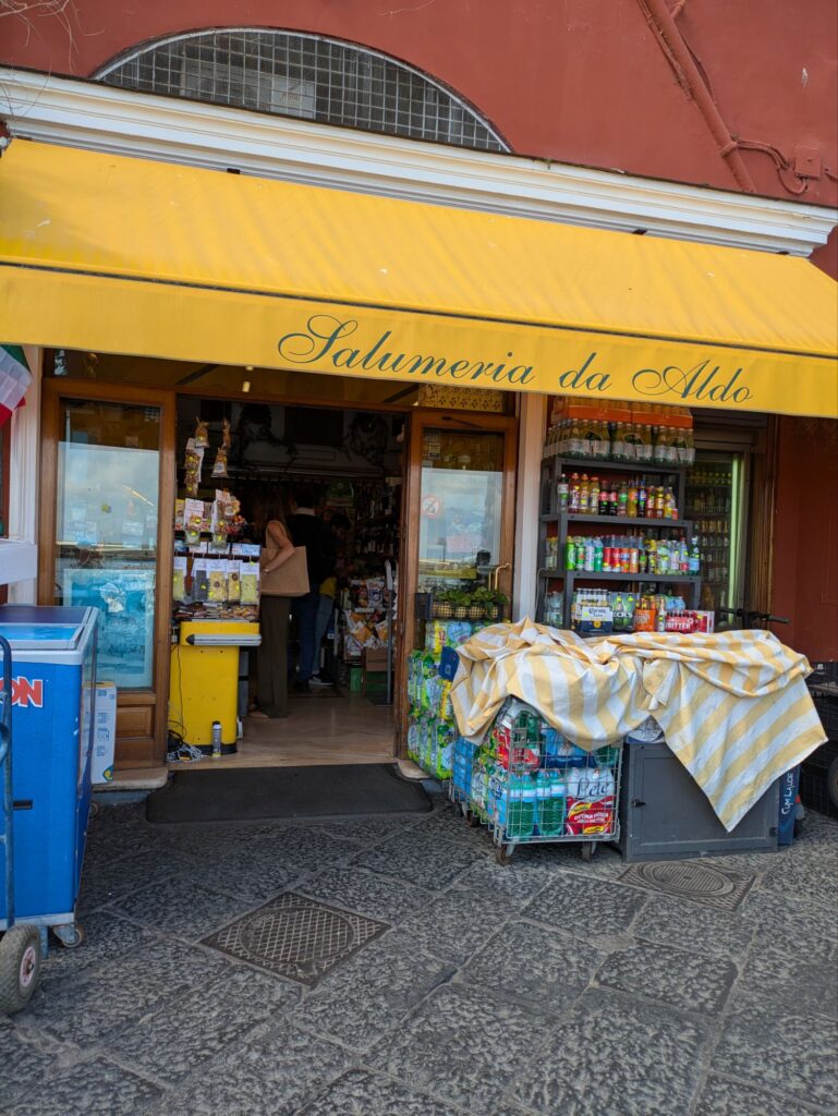 イタリア1人旅/女一人旅/南イタリア/ナポリ/カプリ島/青の洞窟へ/HISツアー/