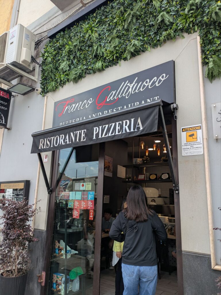 イタリア1人旅/女一人旅/南イタリア/ナポリ/カプリ島/青の洞窟へ/HISツアー/