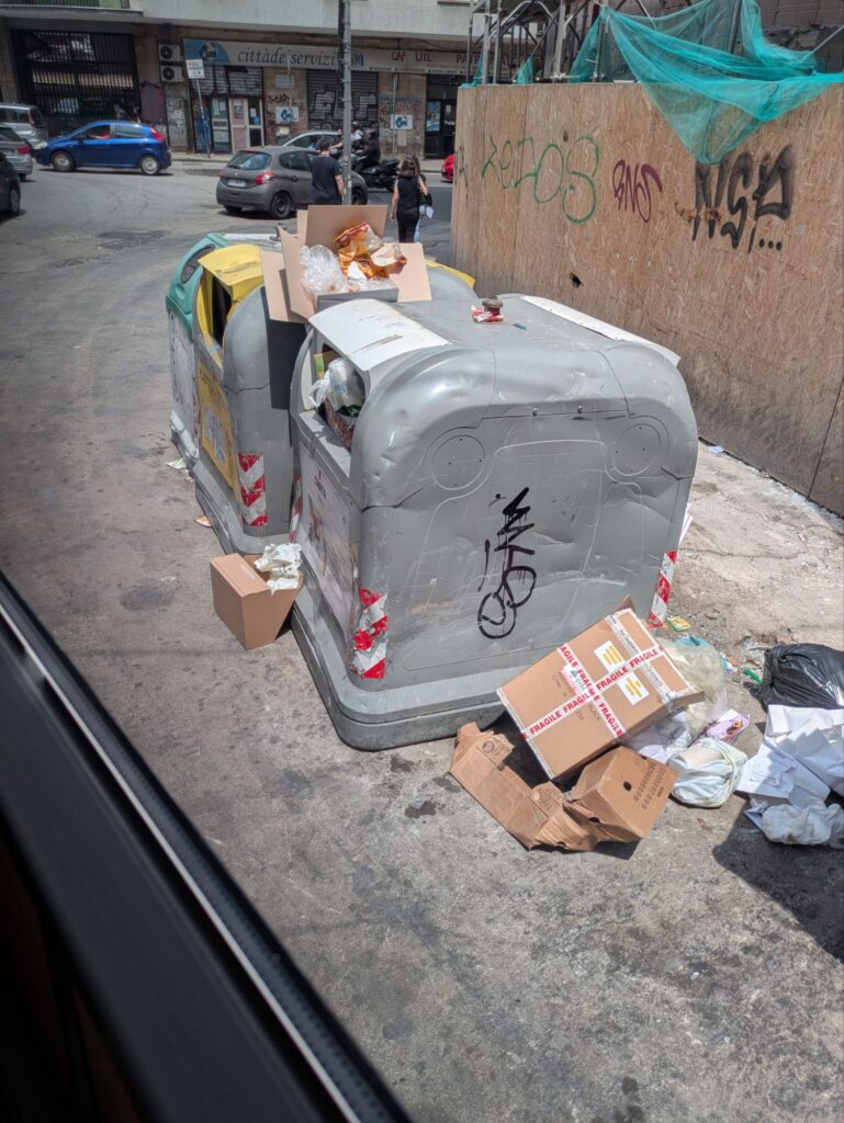 イタリア1人旅/女一人旅/南イタリア/ナポリ/カプリ島/青の洞窟へ/HISツアー/