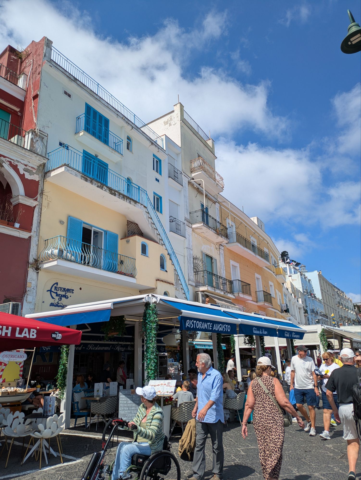 イタリア1人旅/女一人旅/南イタリア/ナポリ/カプリ島/青の洞窟へ/HISツアー/
