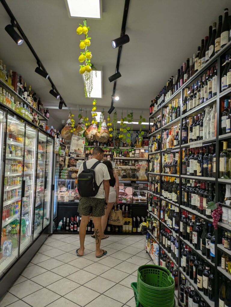 イタリア1人旅/女一人旅/南イタリア/ナポリ/カプリ島/青の洞窟へ/HISツアー/