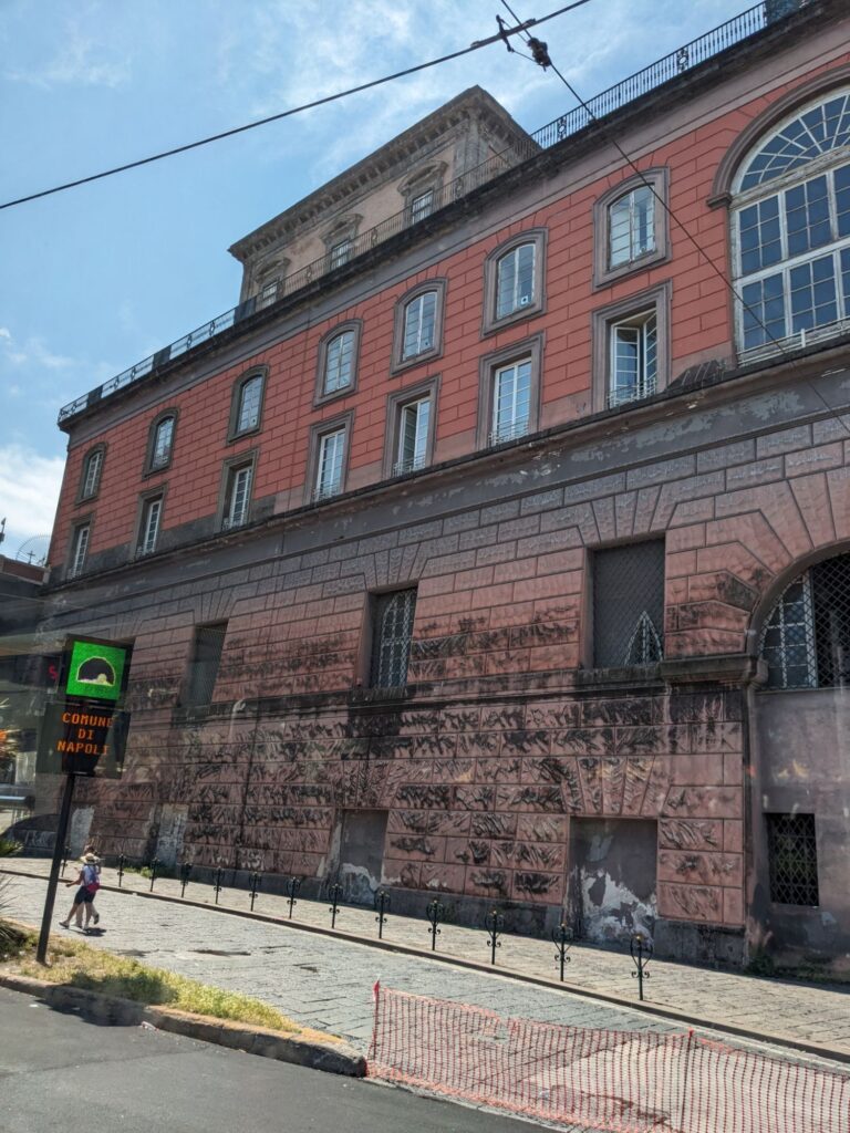 イタリア1人旅/女一人旅/南イタリア/ナポリ/市内観光/HISツアー/