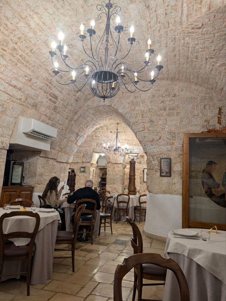 イタリア1人旅/女一人旅/南イタリア/アルベロベッロ/HISツアー/