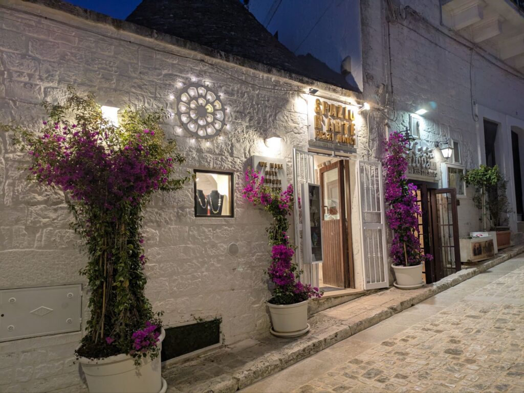 イタリア1人旅/女一人旅/南イタリア/アルベロベッロ/HISツアー/