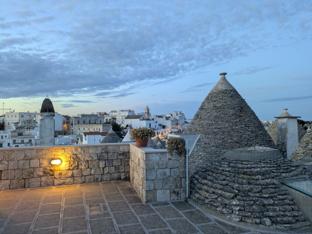 イタリア1人旅/女一人旅/南イタリア/アルベロベッロ/HISツアー/