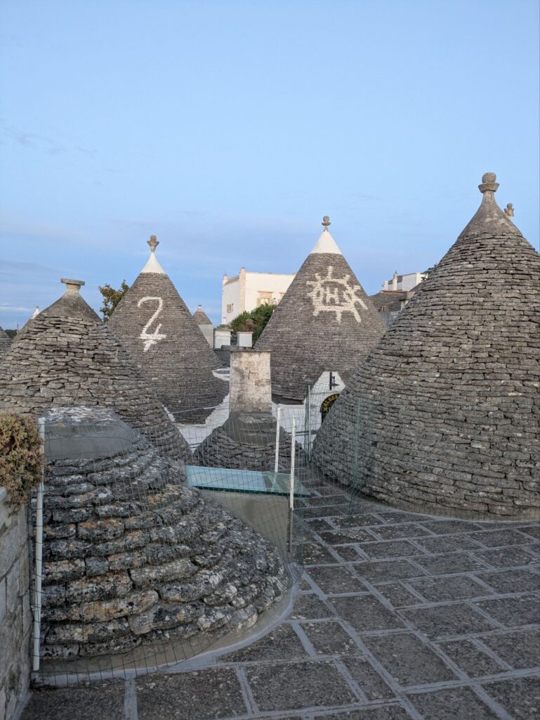 イタリア1人旅/女一人旅/南イタリア/アルベロベッロ/HISツアー/