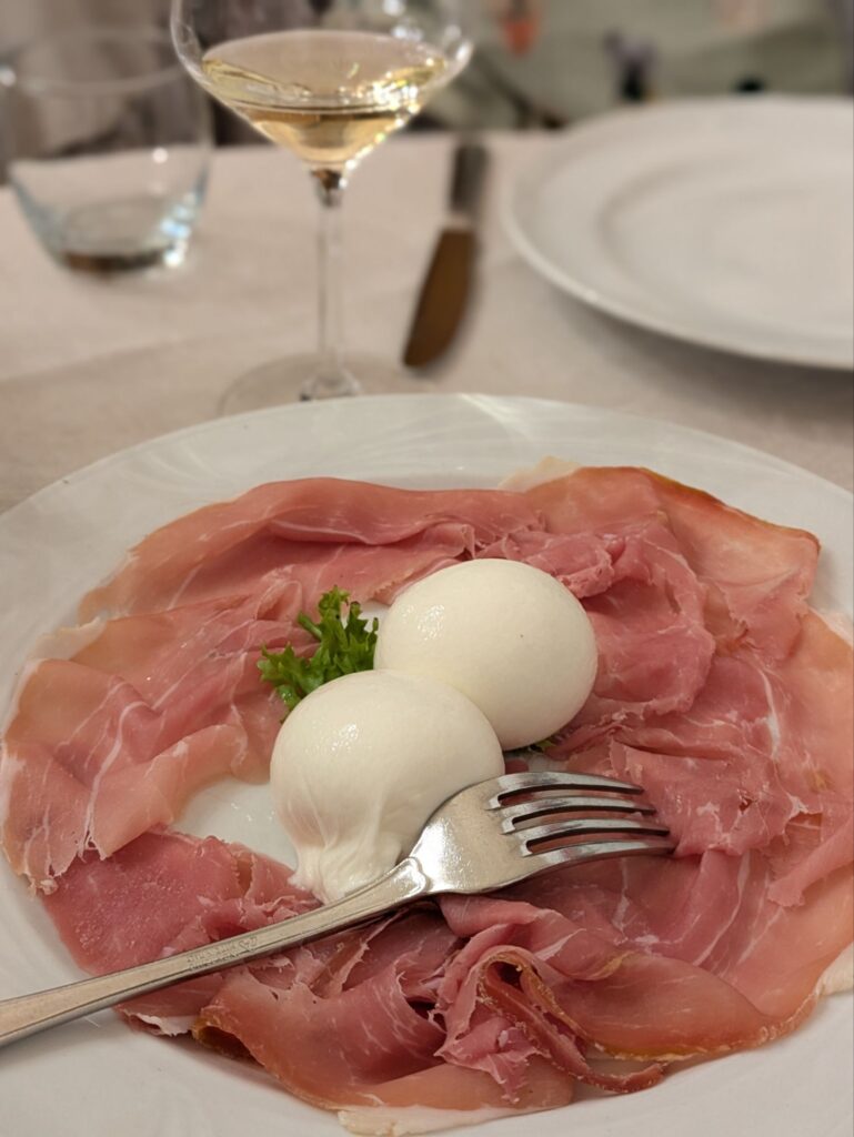 イタリア1人旅/女一人旅/南イタリア/アルベロベッロ/HISツアー/