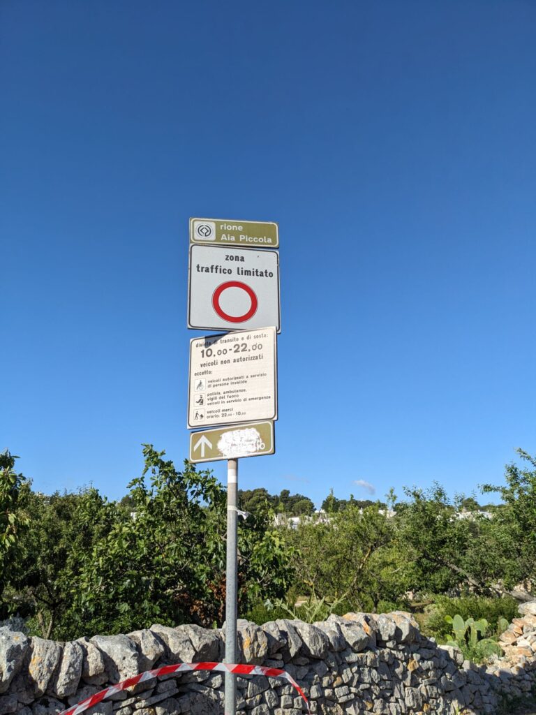 イタリア1人旅/女一人旅/南イタリア/アルベロベッロ散策//HISツアー