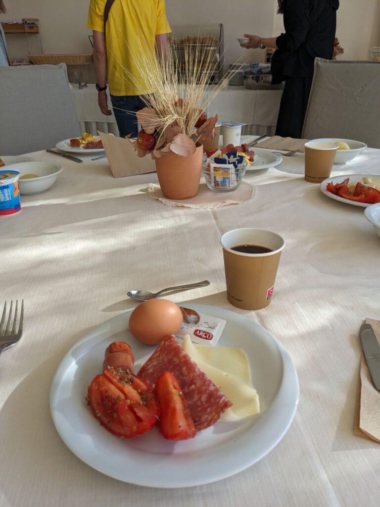 イタリア1人旅/女一人旅/南イタリア/アルベロベッロのホテル//HISツアー/MAJESTY ALBEROBELLO (マジェスティ アルベロベッロ)/朝食