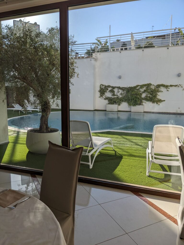 イタリア1人旅/女一人旅/南イタリア/アルベロベッロのホテル//HISツアー/MAJESTY ALBEROBELLO (マジェスティ アルベロベッロ)/朝食