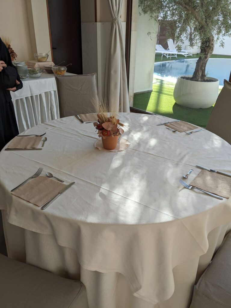 イタリア1人旅/女一人旅/南イタリア/アルベロベッロのホテル//HISツアー/MAJESTY ALBEROBELLO (マジェスティ アルベロベッロ)/朝食