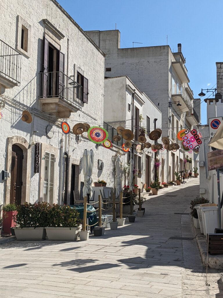 イタリア1人旅/女一人旅/南イタリア/アルベロベッロ散策//HISツアー