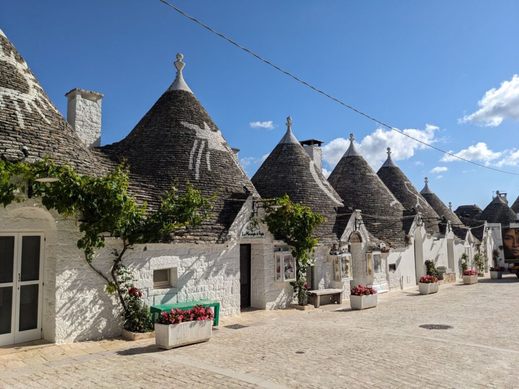 イタリア1人旅/女一人旅/南イタリア/アルベロベッロ散策//HISツアー