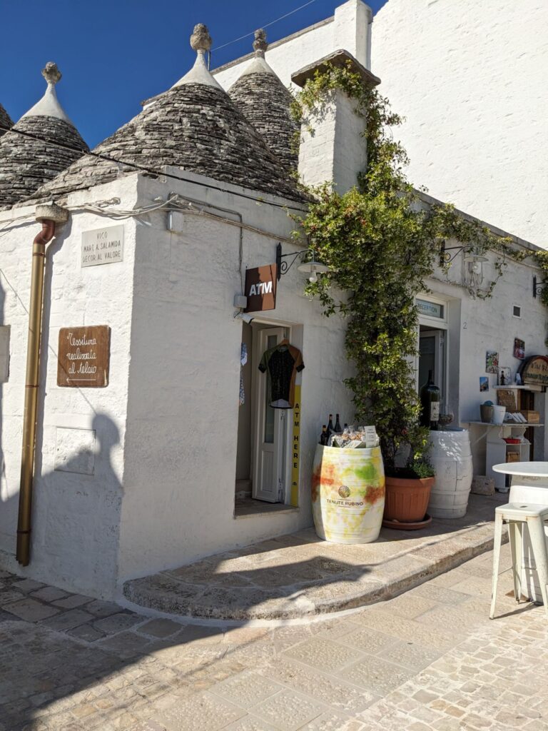 イタリア1人旅/女一人旅/南イタリア/アルベロベッロ散策//HISツアー