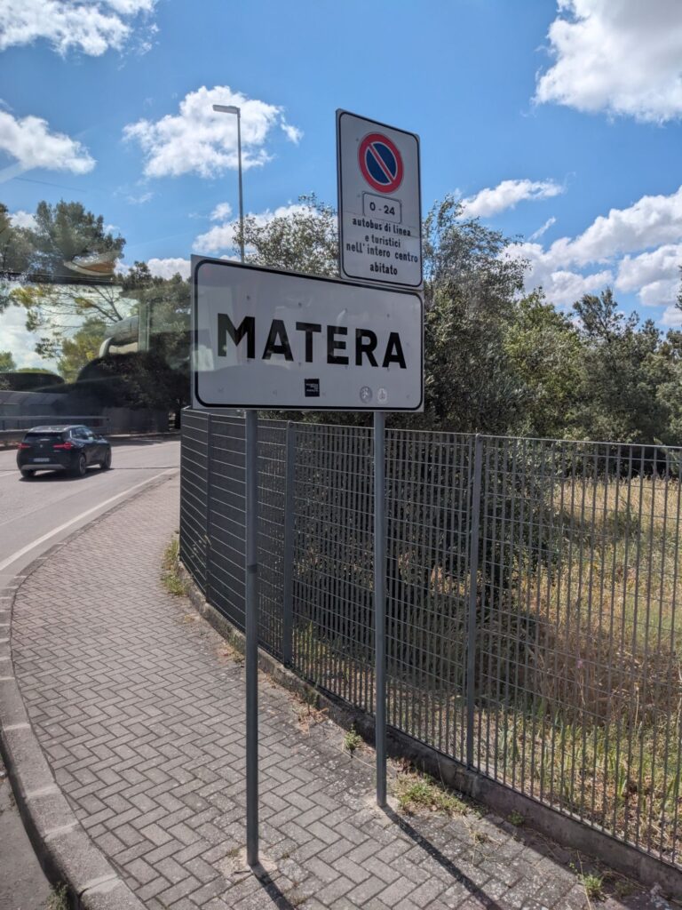 イタリア1人旅/女一人旅/南イタリア/ツアー参加/1人参加/アルベロベッロからマテーラへ/HISツアー