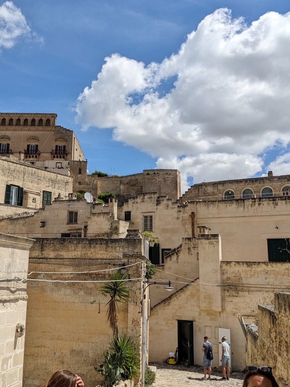 イタリア1人旅/女一人旅/南イタリア/ツアー参加/1人参加/アルベロベッロからマテーラへ/HISツアー