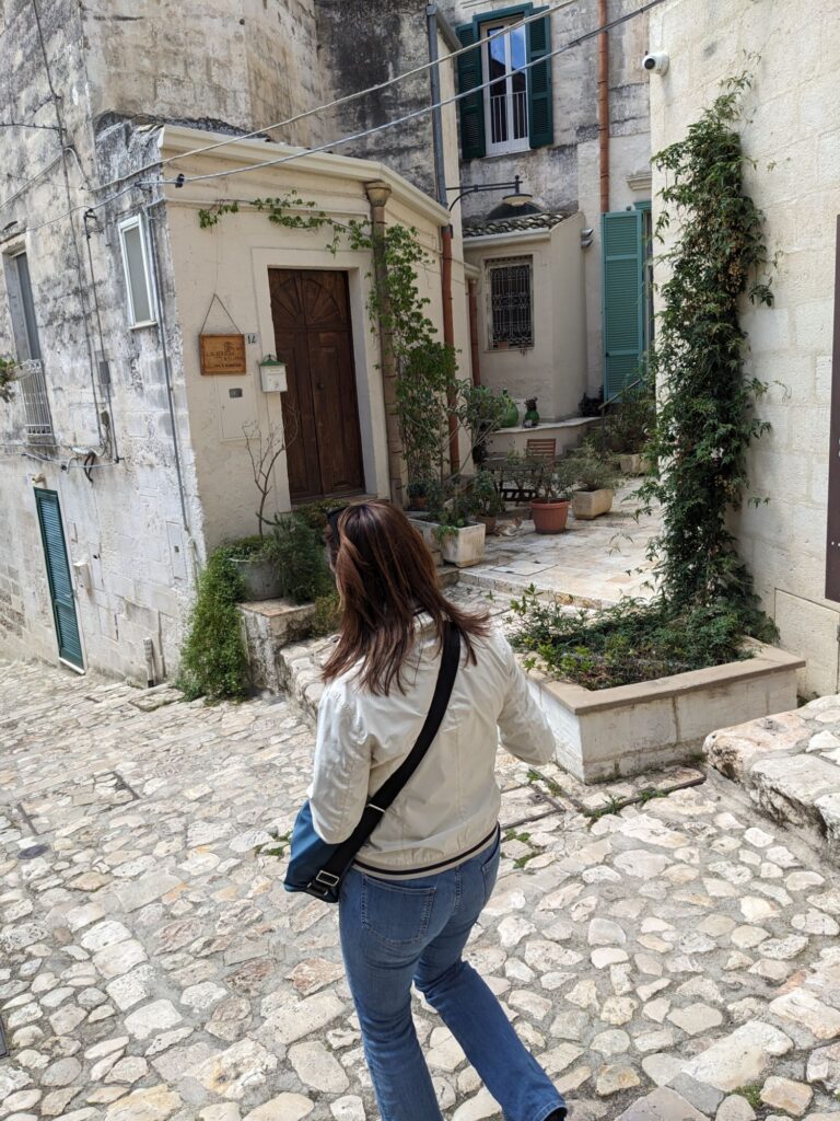 イタリア1人旅/女一人旅/南イタリア/ツアー参加/1人参加/アルベロベッロからマテーラへ/HISツアー