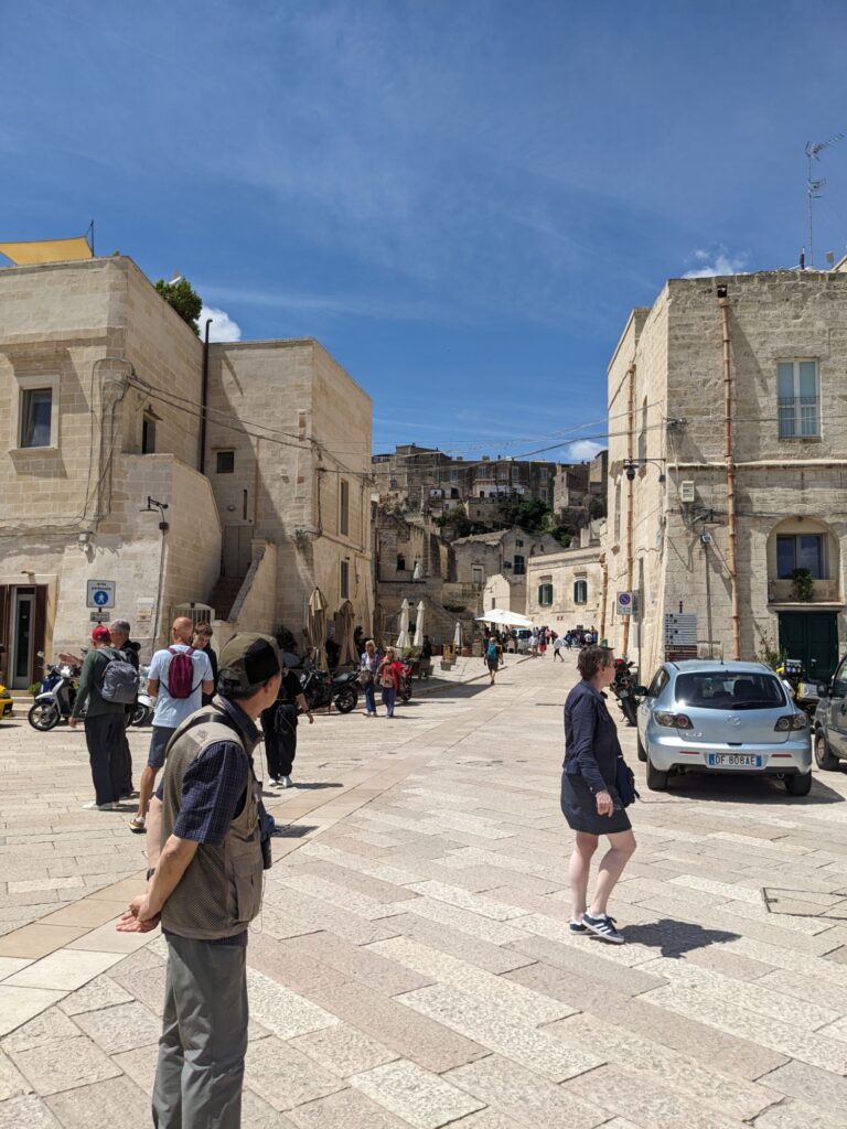 イタリア1人旅/女一人旅/南イタリア/ツアー参加/1人参加/アルベロベッロからマテーラへ/HISツアー