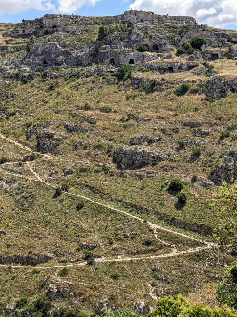 イタリア1人旅/女一人旅/南イタリア/ツアー参加/1人参加/アルベロベッロからマテーラへ/HISツアー