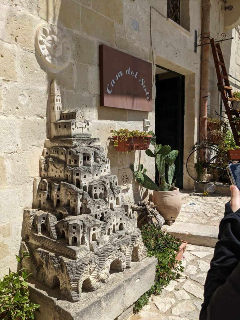 イタリア1人旅/女一人旅/南イタリア/ツアー参加/1人参加/アルベロベッロからマテーラへ/HISツアー