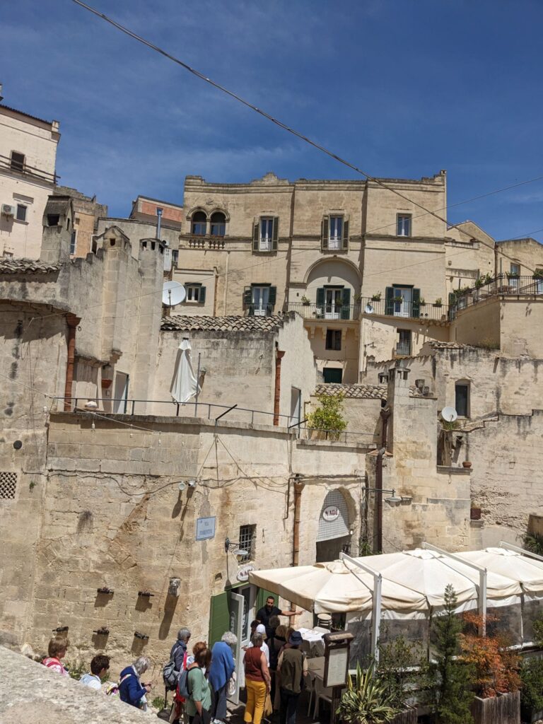 イタリア1人旅/女一人旅/南イタリア/ツアー参加/1人参加/アルベロベッロからマテーラへ/HISツアー