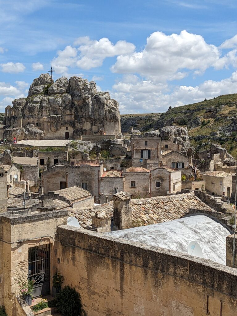 イタリア1人旅/女一人旅/南イタリア/ツアー参加/1人参加/アルベロベッロからマテーラへ/HISツアー