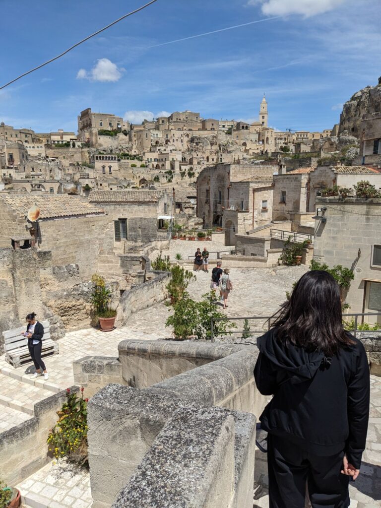 イタリア1人旅/女一人旅/南イタリア/ツアー参加/1人参加/アルベロベッロからマテーラへ/HISツアー