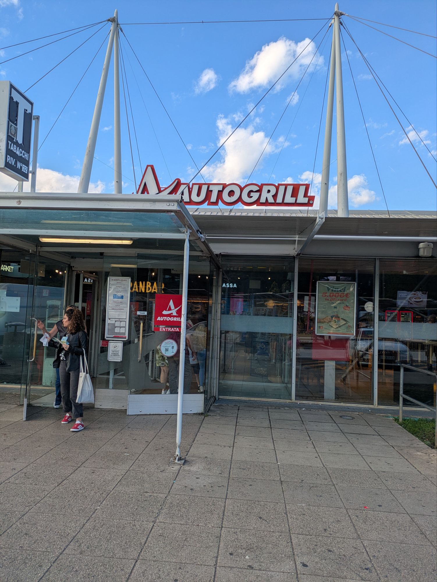 イタリア1人旅/女一人旅/南イタリア/ツアー参加/1人参加/マテーラ/アルベロベッロ/HISツアー