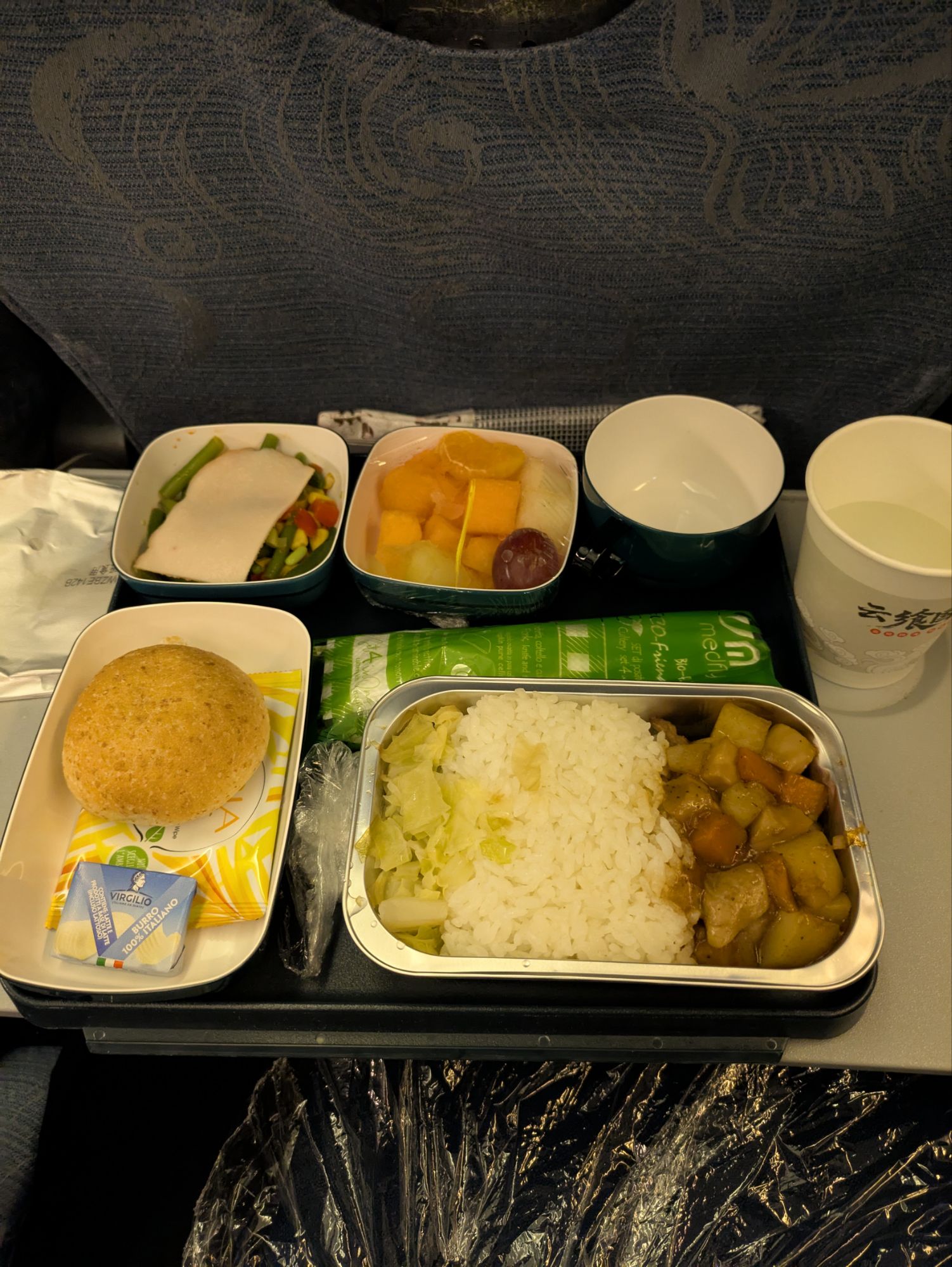 イタリア1人旅/女一人旅/南イタリア/ツアー参加/1人参加/ローマ自由行動/HISツアー/中国国際航空機内食