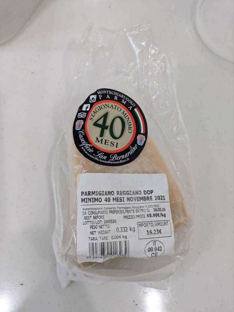 イタリア1人旅/女一人旅/南イタリア/ツアー参加/1人参加/HISツアー/お土産/イタリア購入品/パルミジャーノレッジャーノ/40カ月