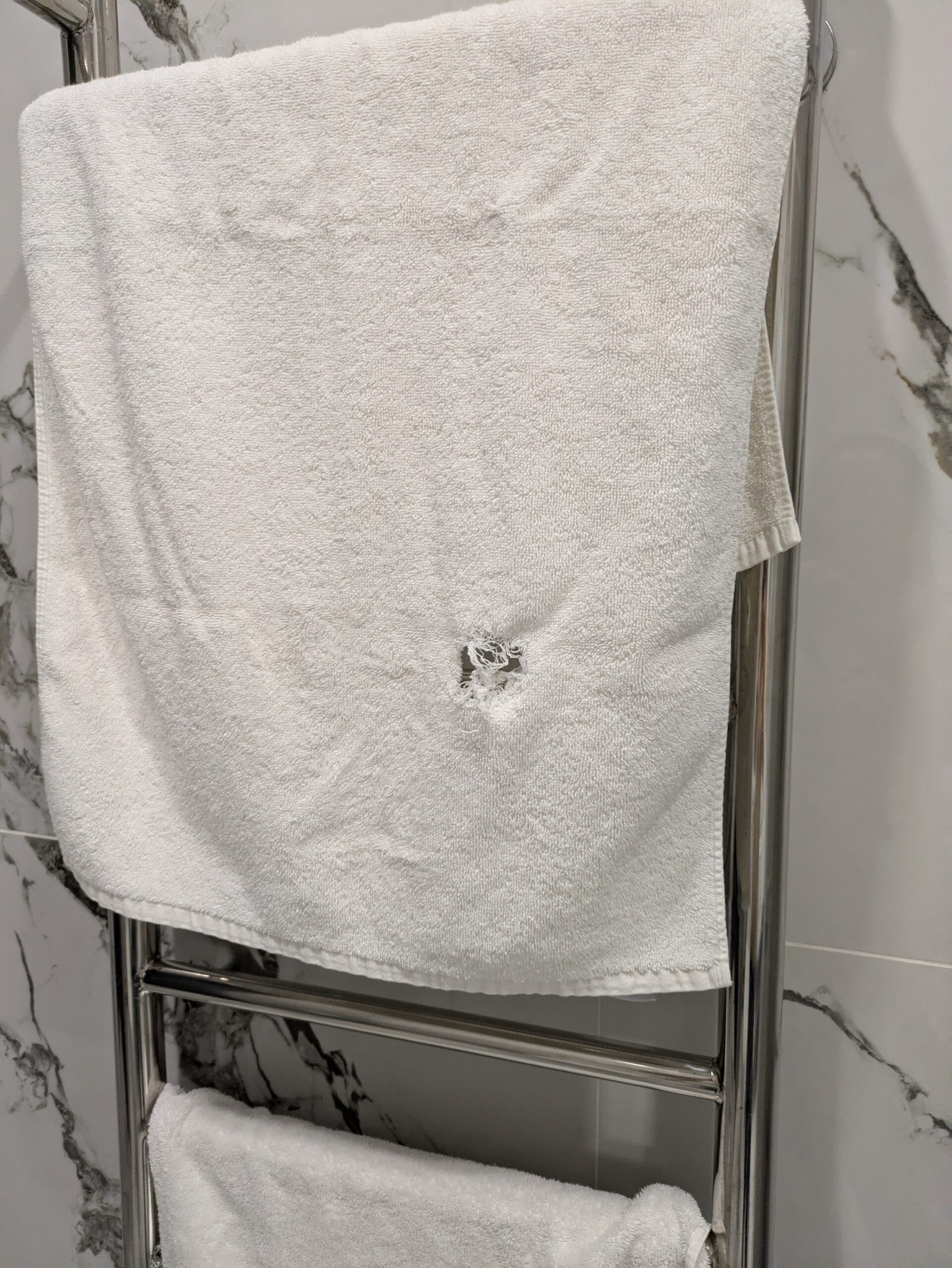 Qo'noq Railway hotel
ウズベキスタンホテル　タシュケント駅　タシケント駅　一人旅