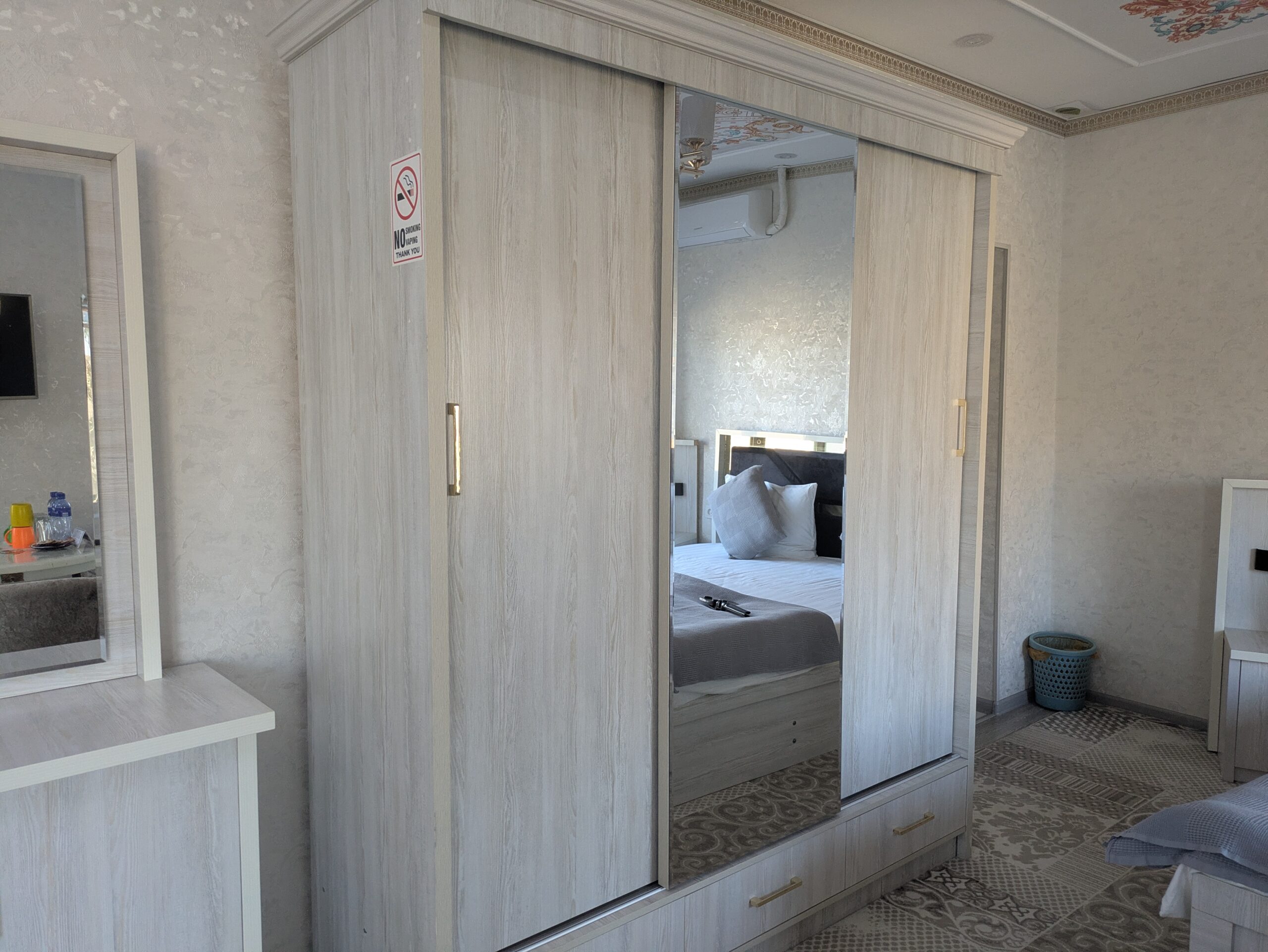 Nanosh East Hotel　ナノシュイーストホテル　ブハラホテル　ブハラ旧市街　一人旅