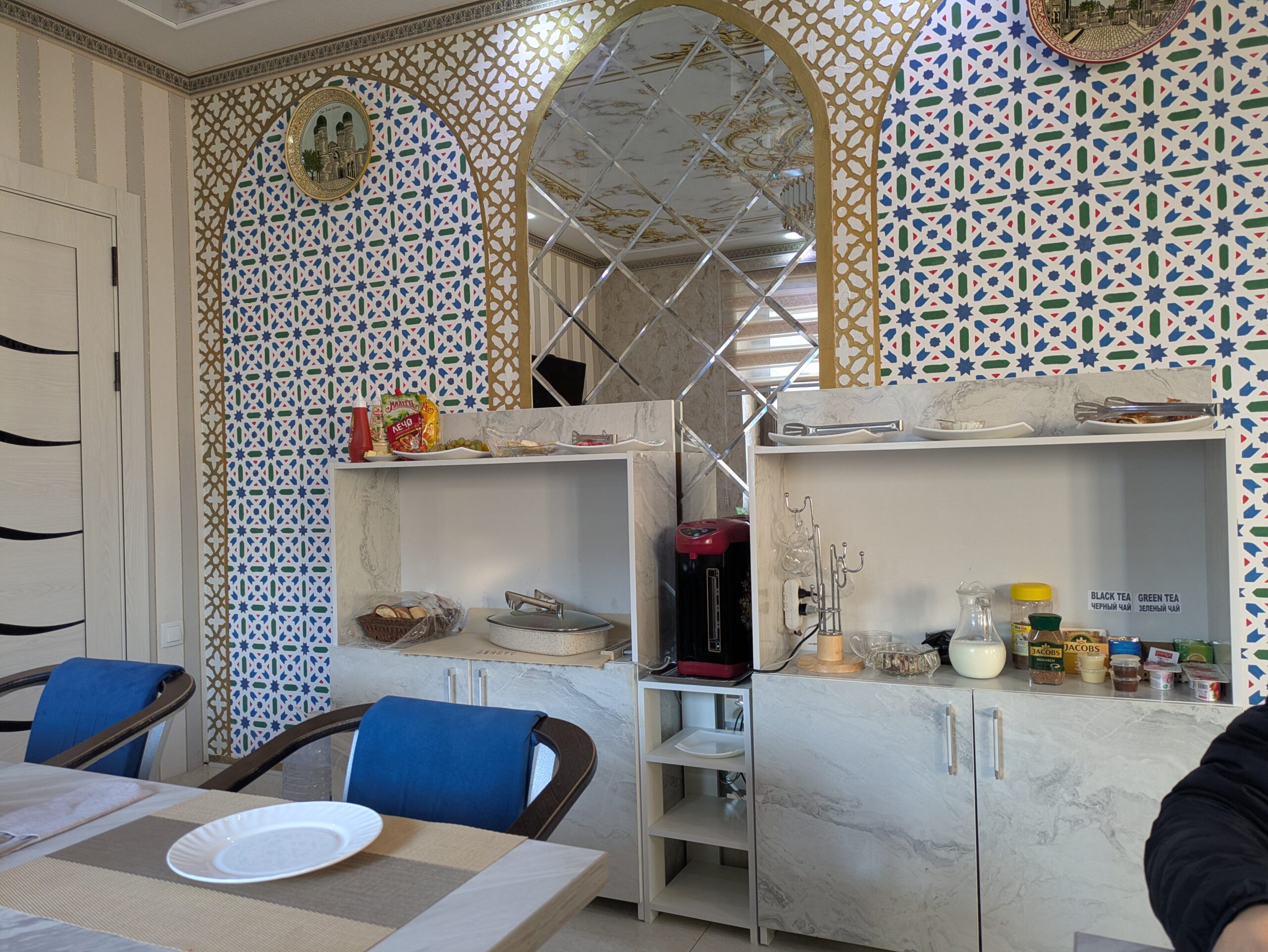 Nanosh East Hotel　ナノシュイーストホテル　ブハラホテル　ブハラ旧市街　一人旅