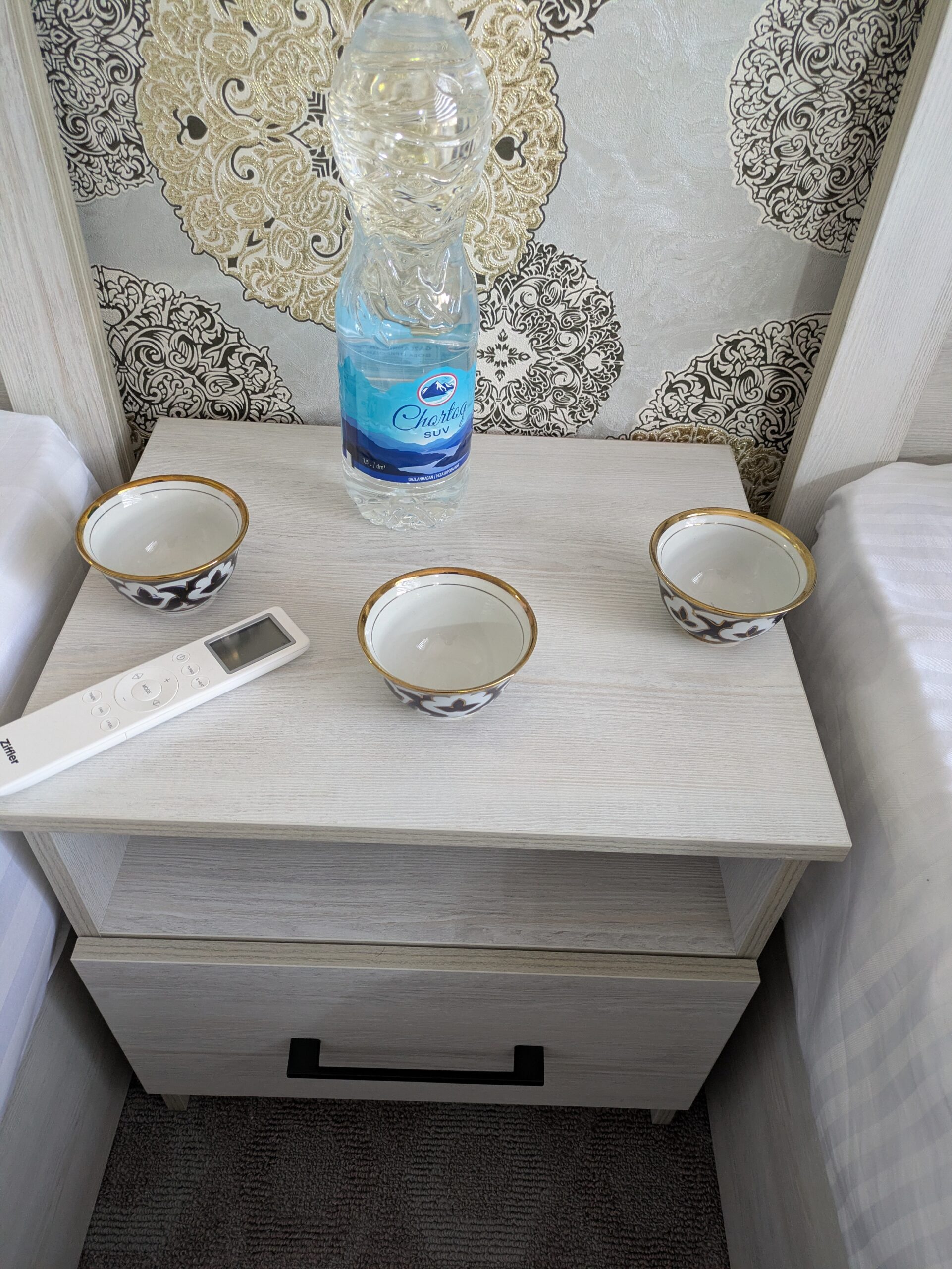 AMIRSHOH GUEST HOUSE　サマルカンド　ホテル　ゲストハウス　一人旅　日本語が通じる