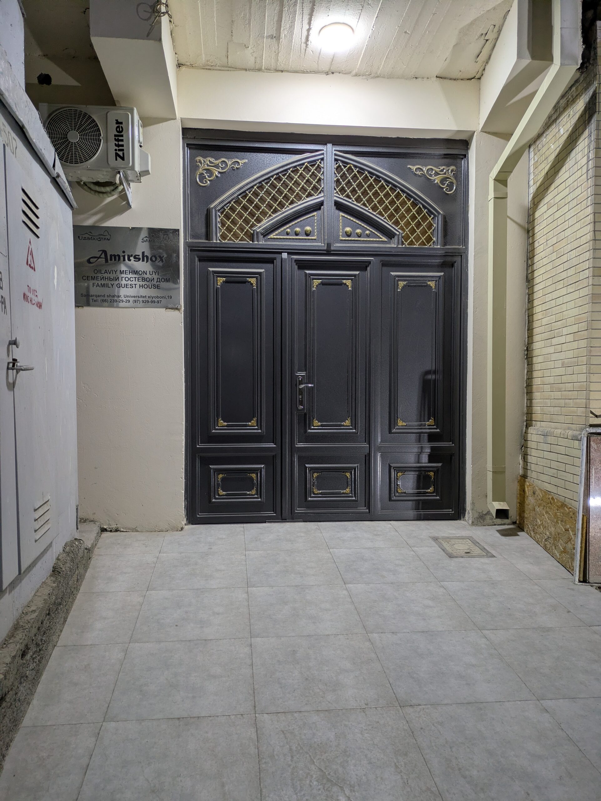 AMIRSHOH GUEST HOUSE　サマルカンド　ホテル　ゲストハウス　一人旅　日本語が通じる