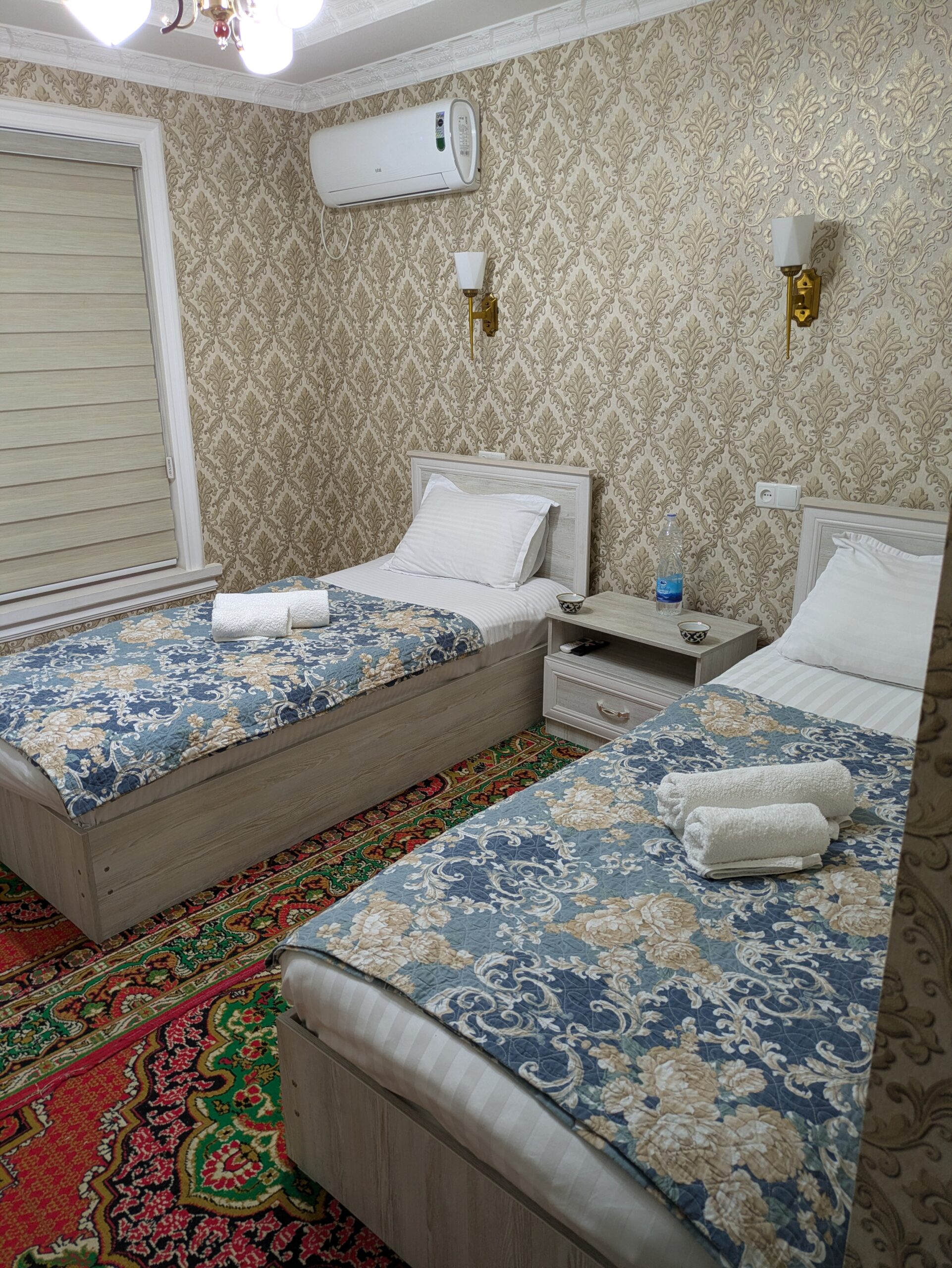 AMIRSHOH GUEST HOUSE　サマルカンド　ホテル　ゲストハウス　一人旅　日本語が通じる